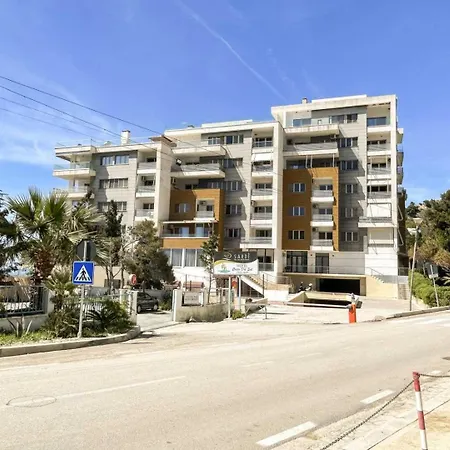 By As Apartment *