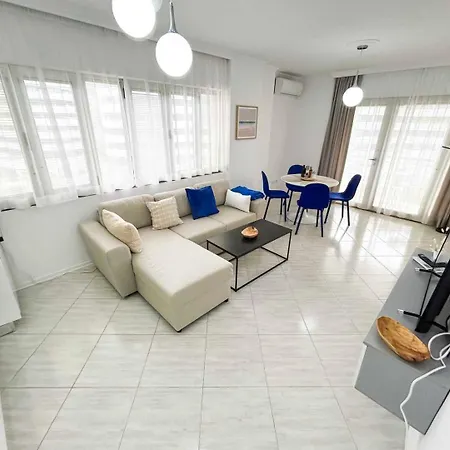 By As Apartment *